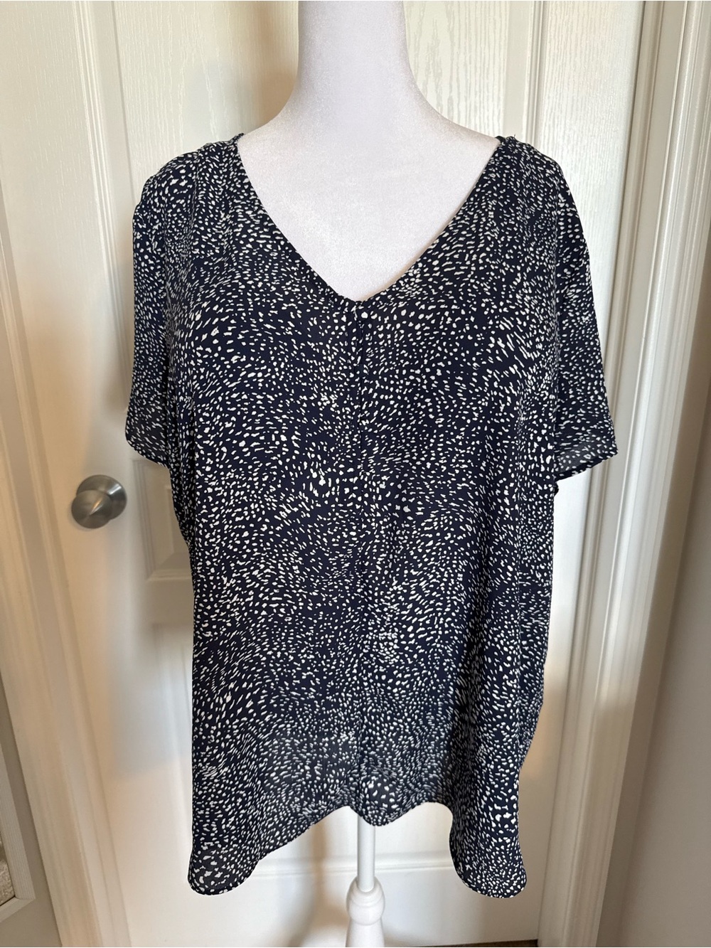 Premise Navy and White V-Neck Short Sleeve Blouse
